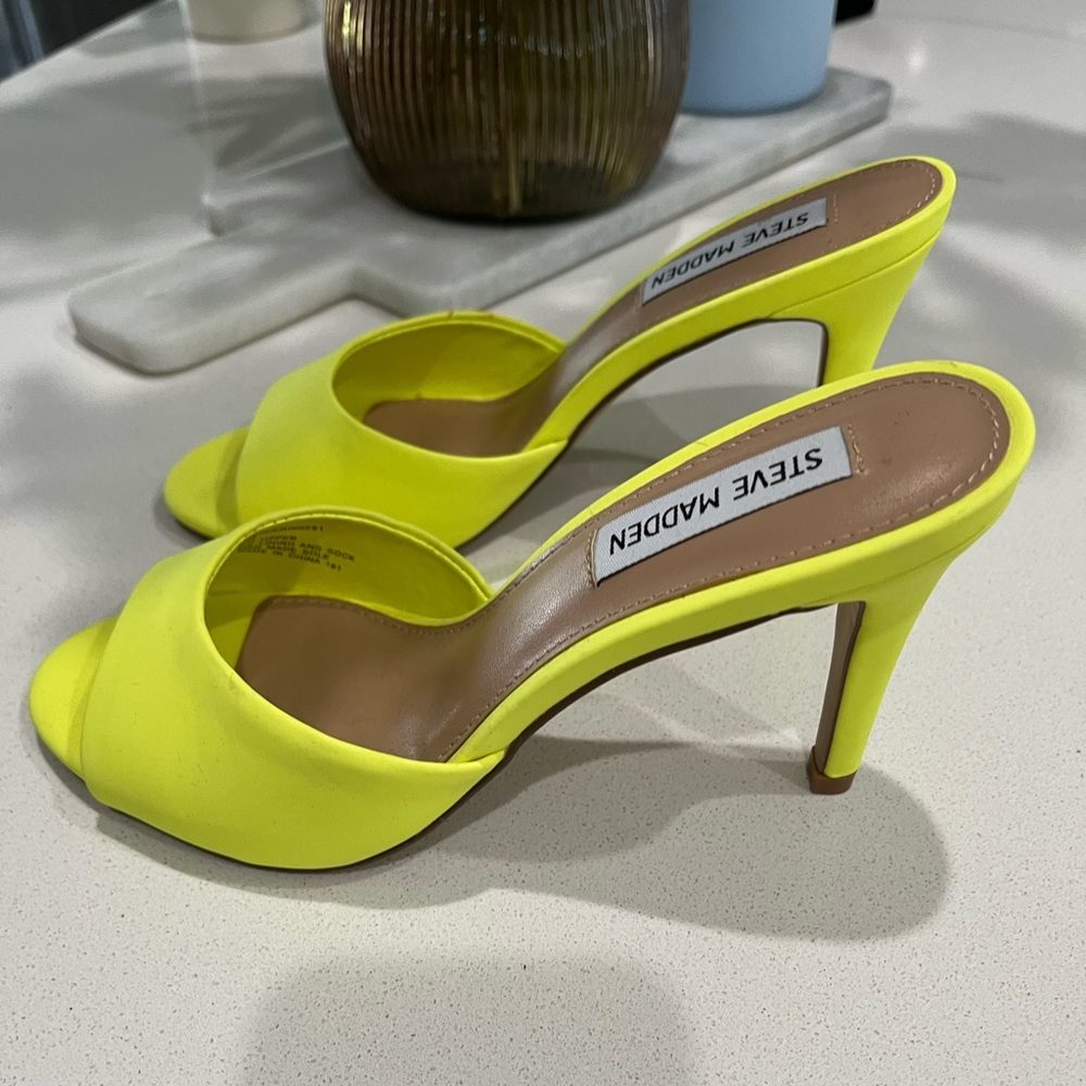 Steve Madden neon green heels
